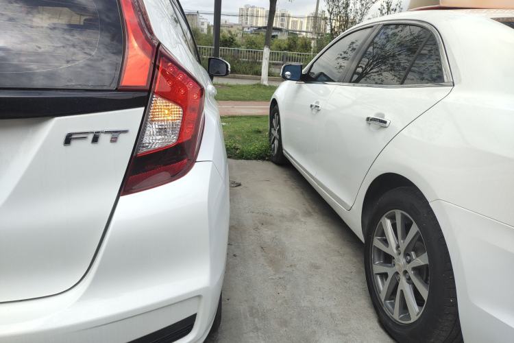 Used Honda Fit 2018 1.5L CVT Comfort Version Exterior 3