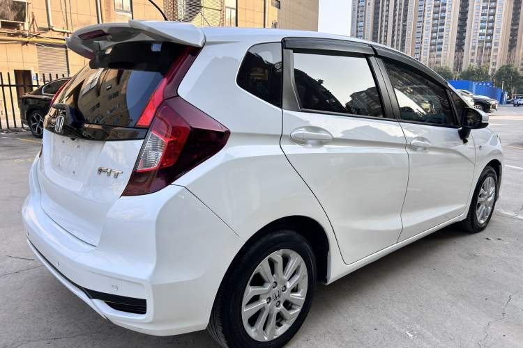 Used Honda Fit 2018 1.5L CVT Comfort Sunroof Version Exterior 3