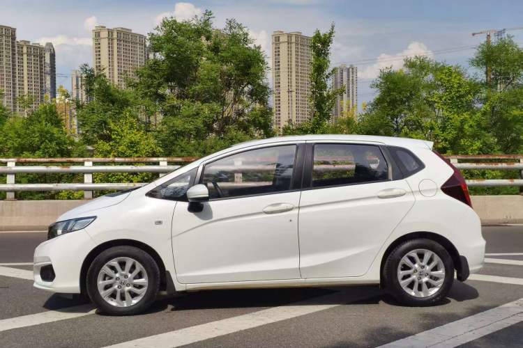 Used Honda Fit 2018 1.5L CVT Comfort Sunroof Version Exterior 3