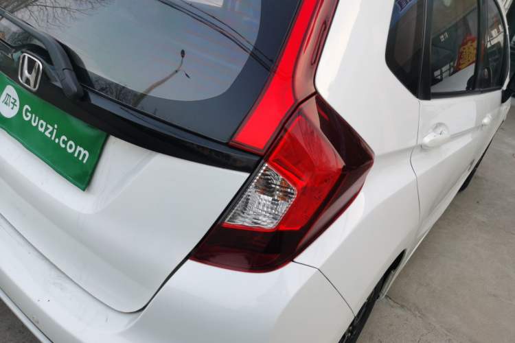 Used Honda Fit 2018 1.5L CVT Comfort Version Exterior 3