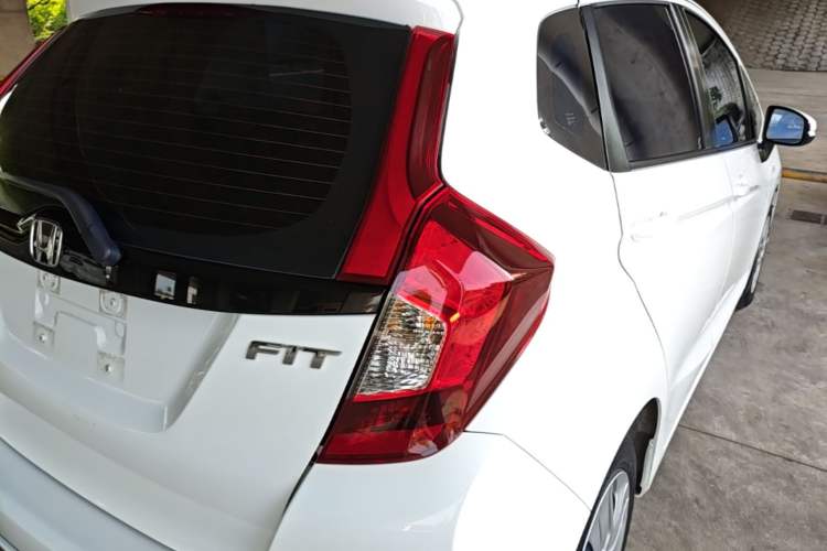 Used Honda Fit 2018 1.5L CVT Comfort Version Exterior 3