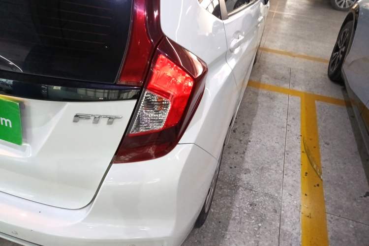 Used Honda Fit 2018 1.5L CVT Comfort Version Exterior 3
