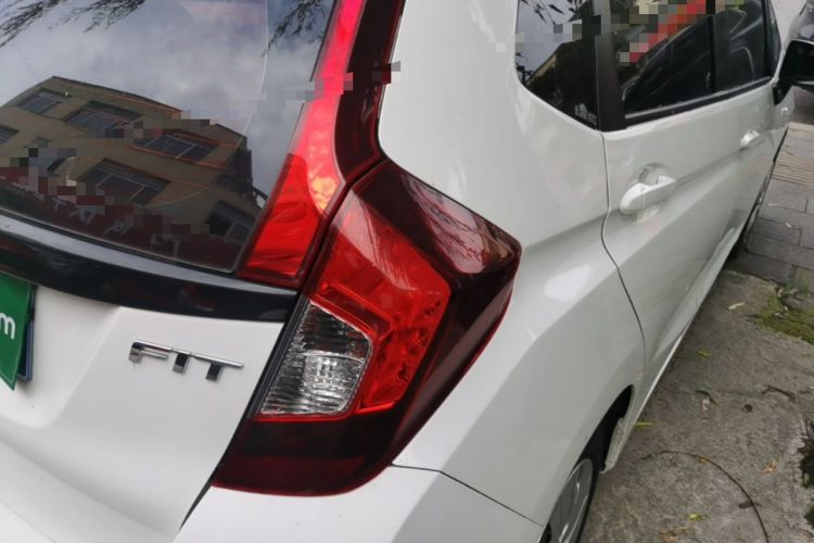 Used Honda Fit 2018 1.5L CVT Comfort Version Exterior 3