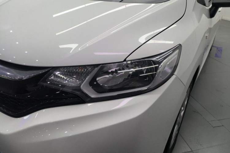 Used Honda Fit 2018 1.5L CVT Comfort Sunroof Version Exterior 4
