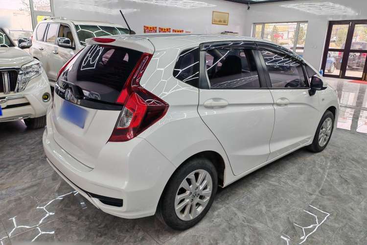 Used Honda Fit 2018 1.5L CVT Comfort Sunroof Version Exterior 4