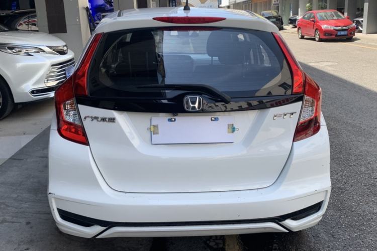 Used Honda Fit 2018 1.5L CVT Comfort Sunroof Version Exterior 4