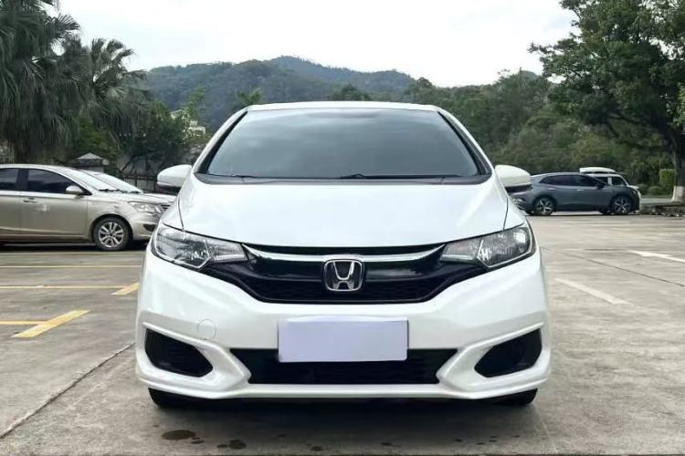 Used Honda Fit 2018 1.5L CVT Comfort Sunroof Version Exterior 4