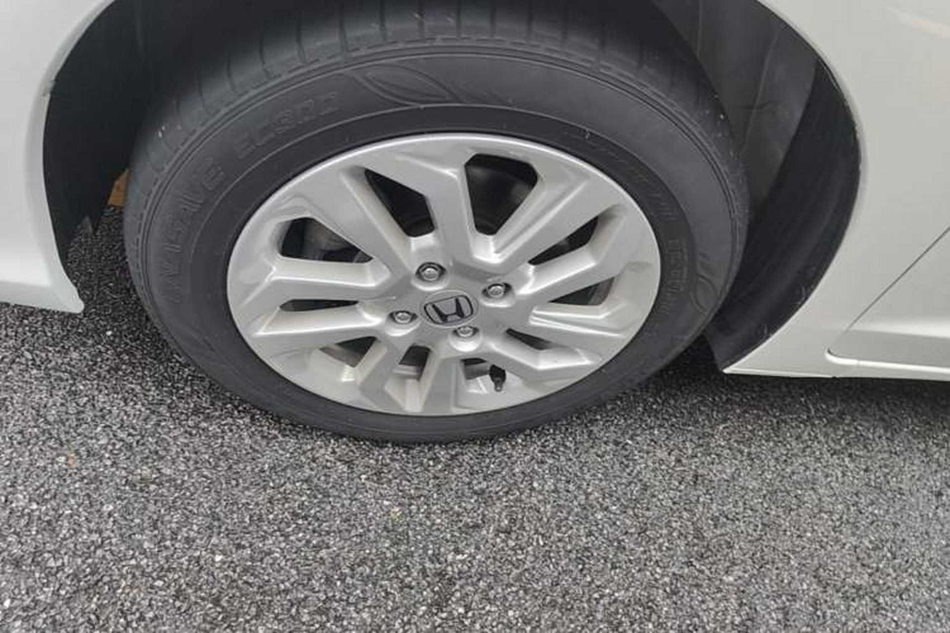 Used Honda Fit 2018 1.5L CVT Comfort Sunroof Version Exterior 4