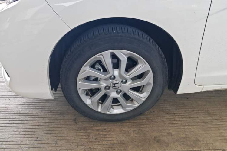 Used Honda Fit 2018 1.5L CVT Comfort Sunroof Version Exterior 4