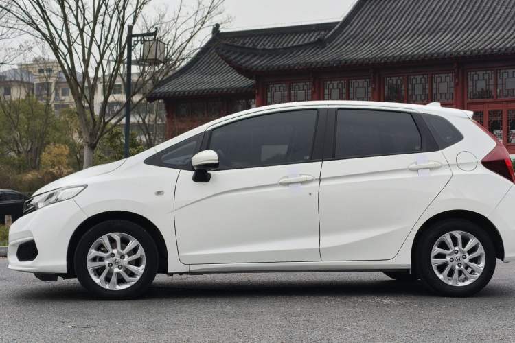 Used Honda Fit 2018 1.5L CVT Comfort Sunroof Version Exterior 4