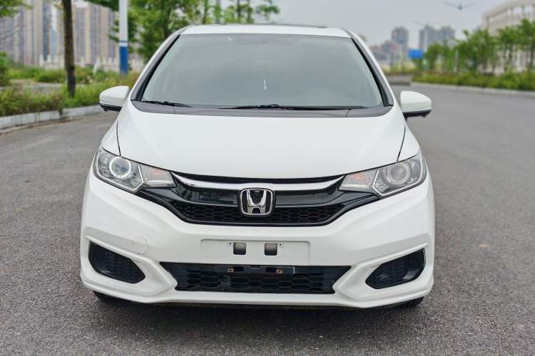 Used Honda Fit 2018 1.5L CVT Comfort Sunroof Version Exterior 4