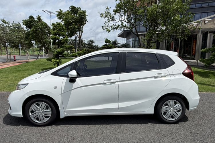 Used Honda Fit 2018 1.5L CVT Comfort Version Exterior 4