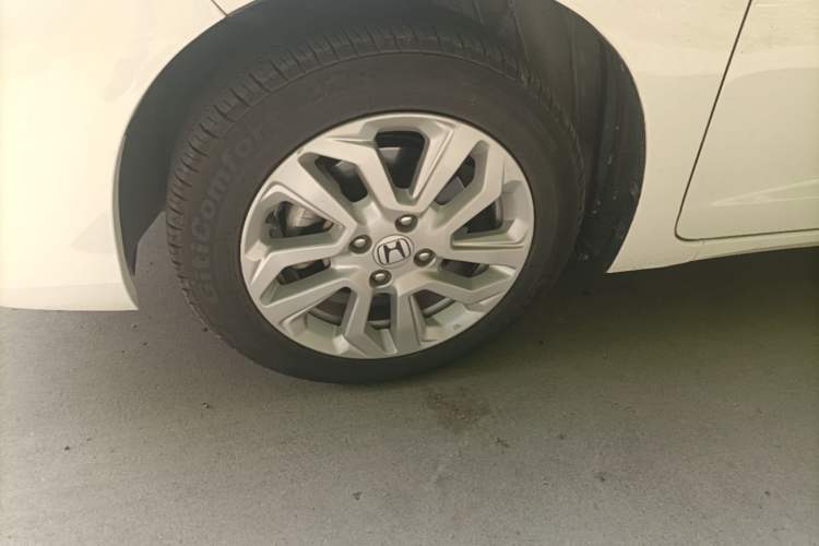 Used Honda Fit 2018 1.5L CVT Comfort Sunroof Version Exterior 4