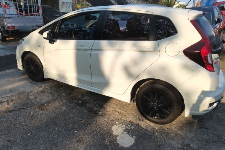 Used Honda Fit 2018 1.5L CVT Trendy Sports Edition Exterior 4