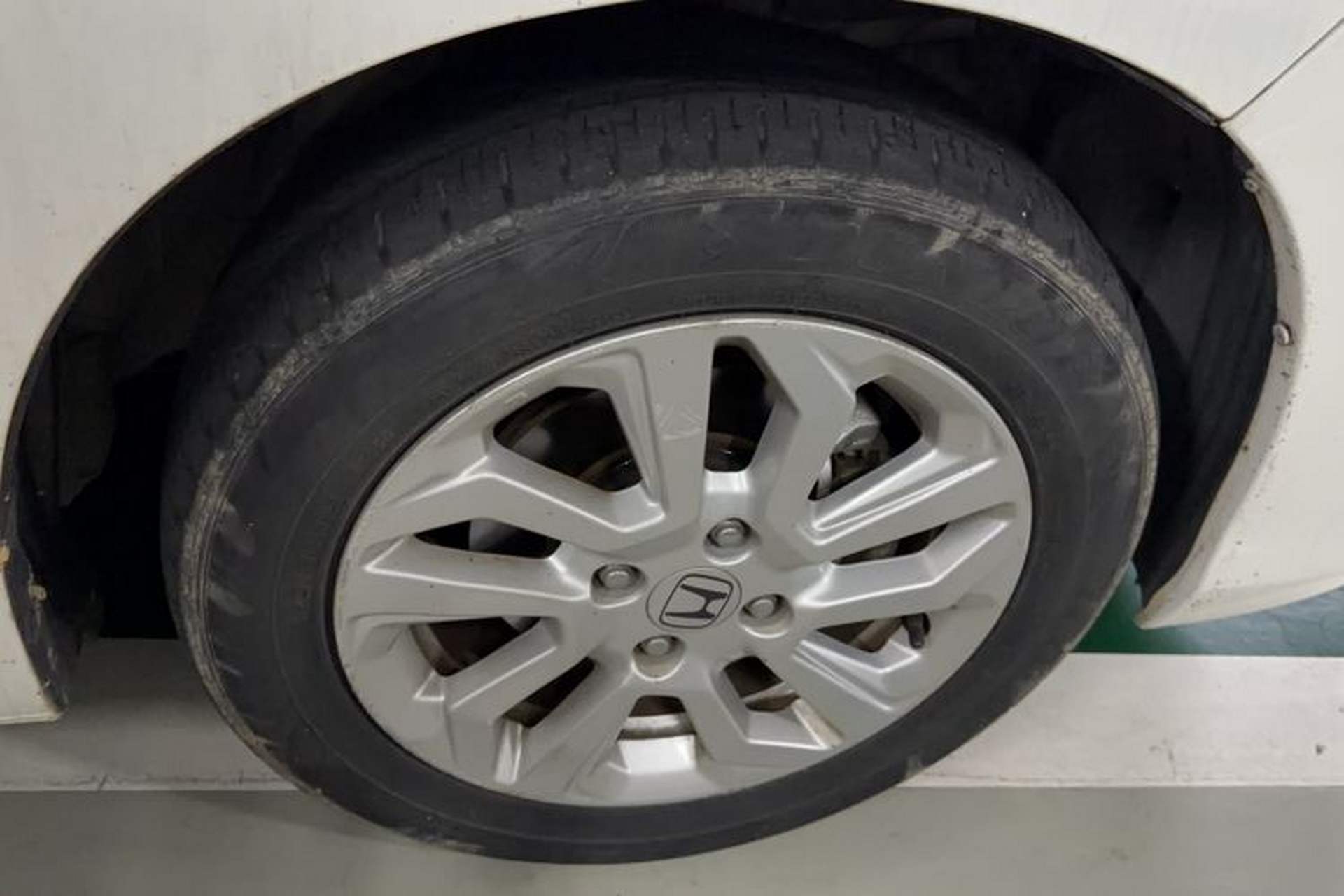 Used Honda Fit 2018 1.5L CVT Comfort Sunroof Version Exterior 4