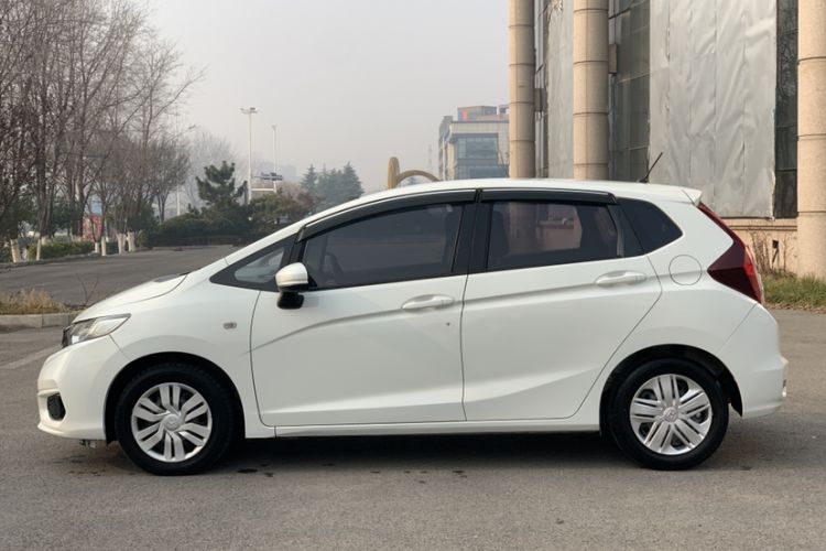 Used Honda Fit 2018 1.5L CVT Comfort Version Exterior 5