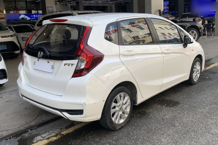 Used Honda Fit 2018 1.5L CVT Comfort Sunroof Version Exterior 5