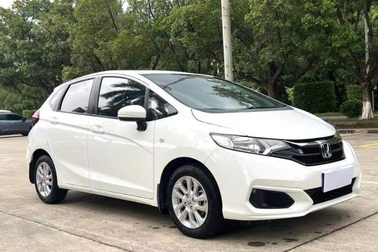 Used Honda Fit 2018 1.5L CVT Comfort Sunroof Version Exterior 5