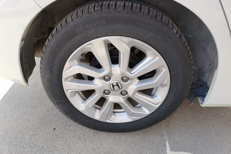 Used Honda Fit 2018 1.5L CVT Comfort Sunroof Version Exterior 5