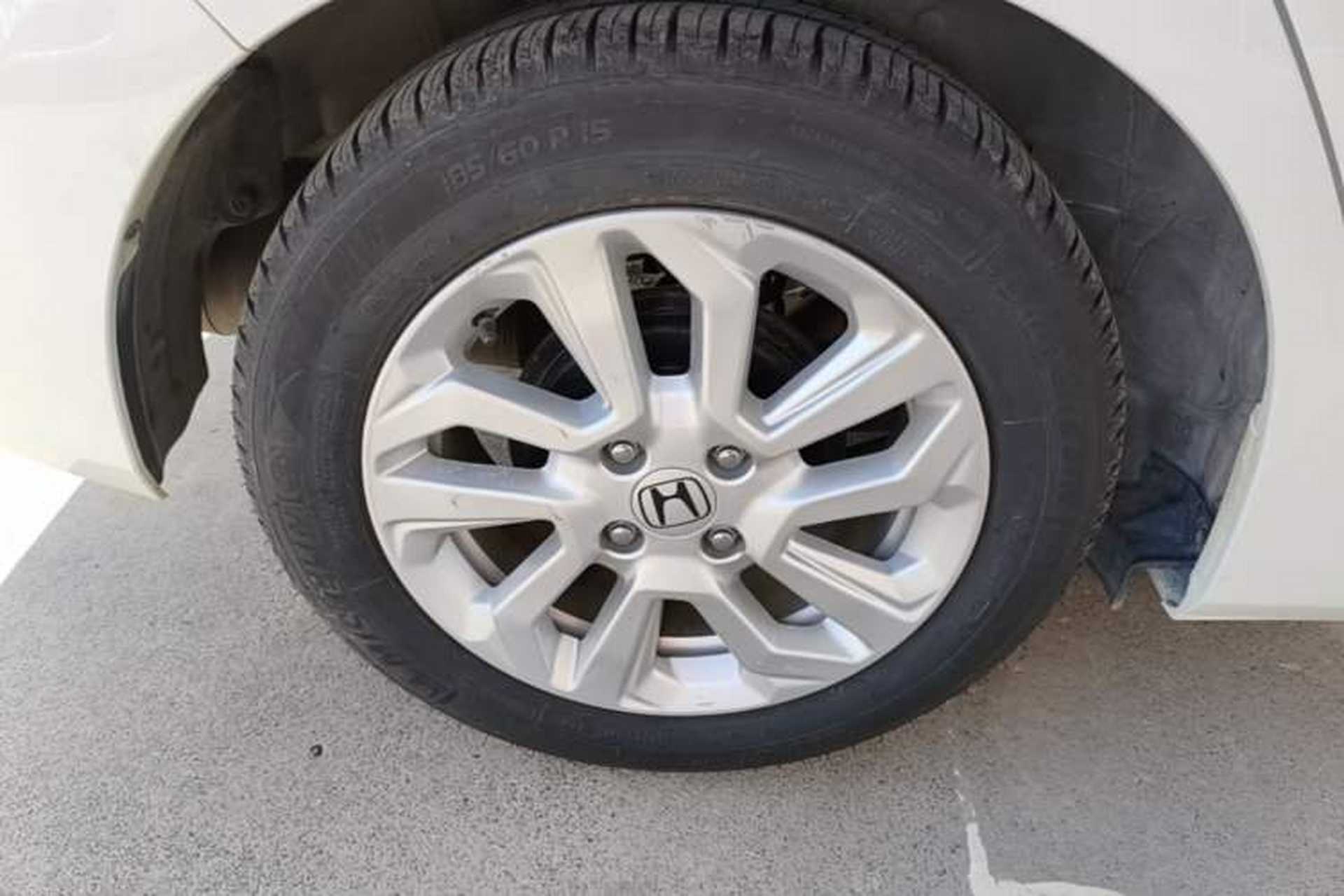 Used Honda Fit 2018 1.5L CVT Comfort Sunroof Version Exterior 5