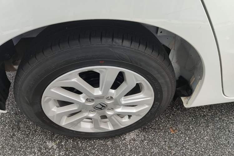 Used Honda Fit 2018 1.5L CVT Comfort Sunroof Version Exterior 5