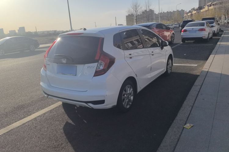Used Honda Fit 2018 1.5L CVT Comfort Sunroof Version Exterior 5