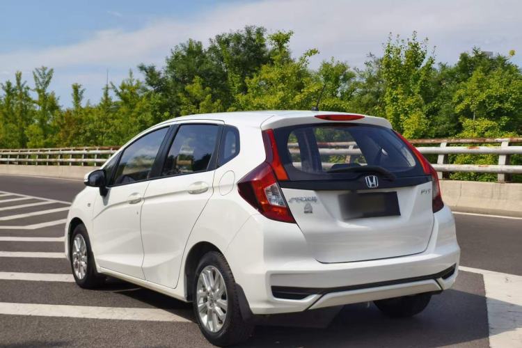 Used Honda Fit 2018 1.5L CVT Comfort Sunroof Version Exterior 5