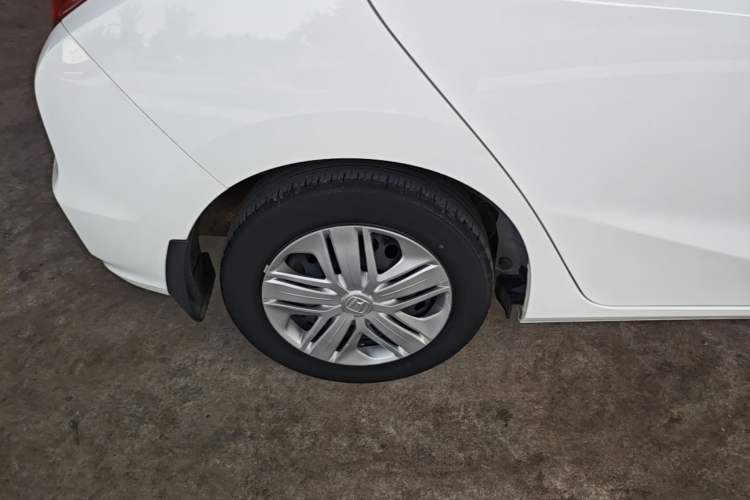 Used Honda Fit 2018 1.5L CVT Comfort Version Exterior 5