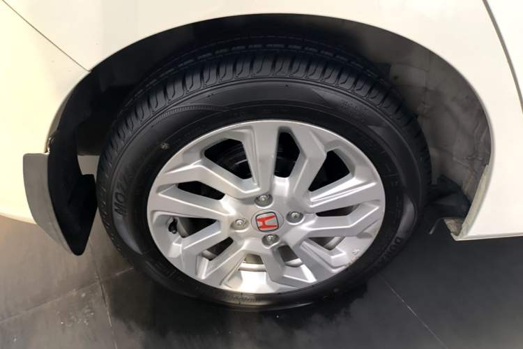 Used Honda Fit 2018 1.5L CVT Comfort Sunroof Version Exterior 5