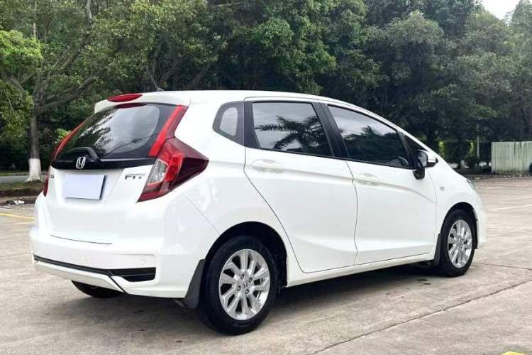 Used Honda Fit 2018 1.5L CVT Comfort Sunroof Version Exterior 6