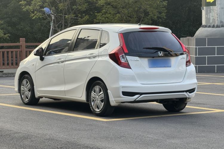 Used Honda Fit 2018 1.5L CVT Comfort Version Exterior 6