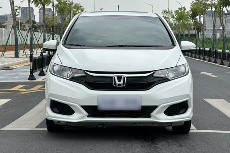 Used Honda Fit 2018 1.5L CVT Comfort Sunroof Version Exterior 6