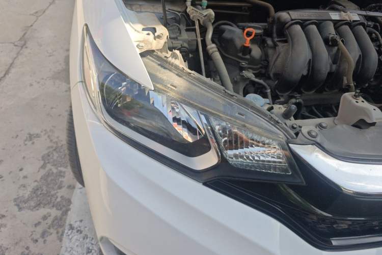Used Honda Fit 2018 1.5L CVT Comfort Sunroof Version Exterior 6