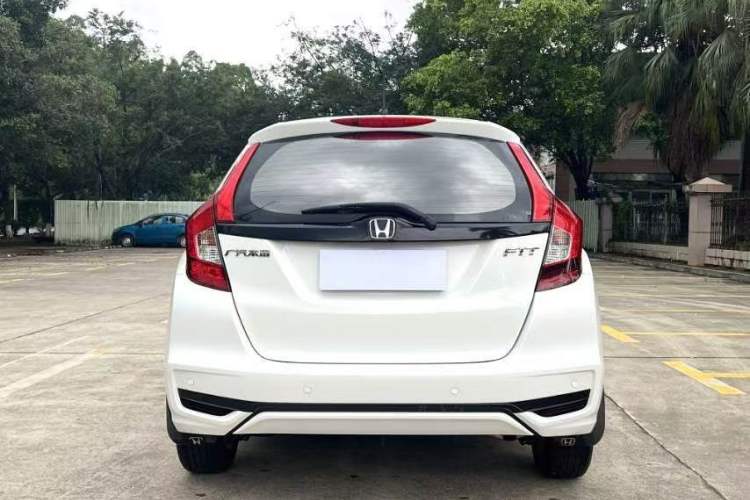 Used Honda Fit 2018 1.5L CVT Comfort Sunroof Version Exterior 7