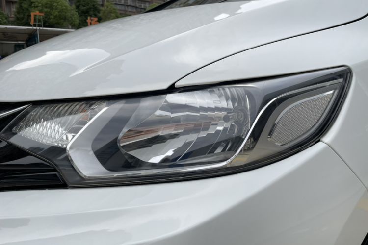 Used Honda Fit 2018 1.5L CVT Comfort Sunroof Version Exterior 7