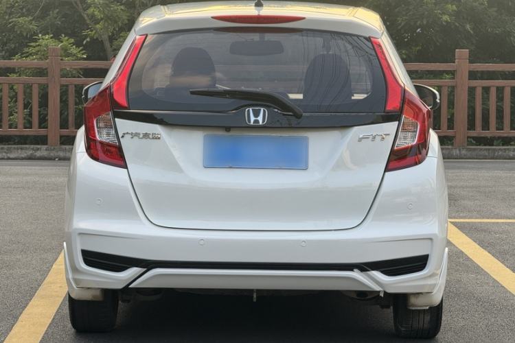 Used Honda Fit 2018 1.5L CVT Comfort Version Exterior 7