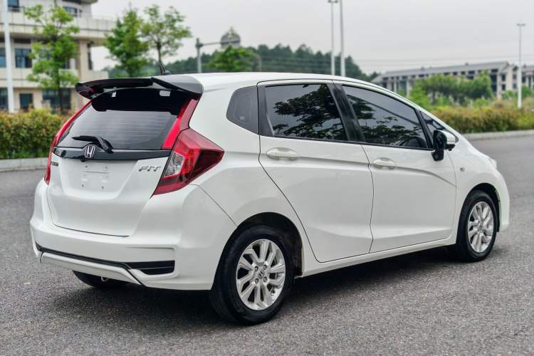 Used Honda Fit 2018 1.5L CVT Comfort Sunroof Version Exterior 7