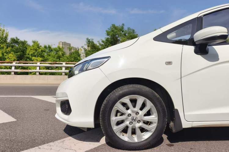 Used Honda Fit 2018 1.5L CVT Comfort Sunroof Version Exterior 7