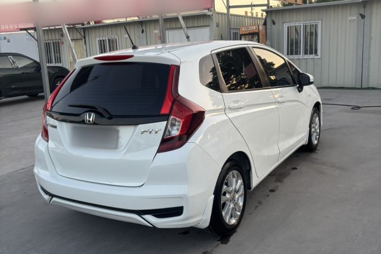 Used Honda Fit 2018 1.5L CVT Comfort Sunroof Version Exterior 7