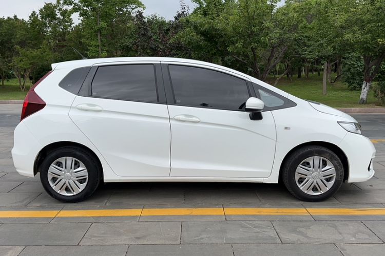 Used Honda Fit 2018 1.5L CVT Comfort Version Exterior 7