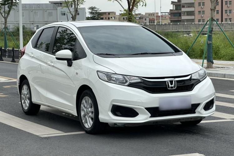 Used Honda Fit 2018 1.5L CVT Comfort Sunroof Version Exterior 7