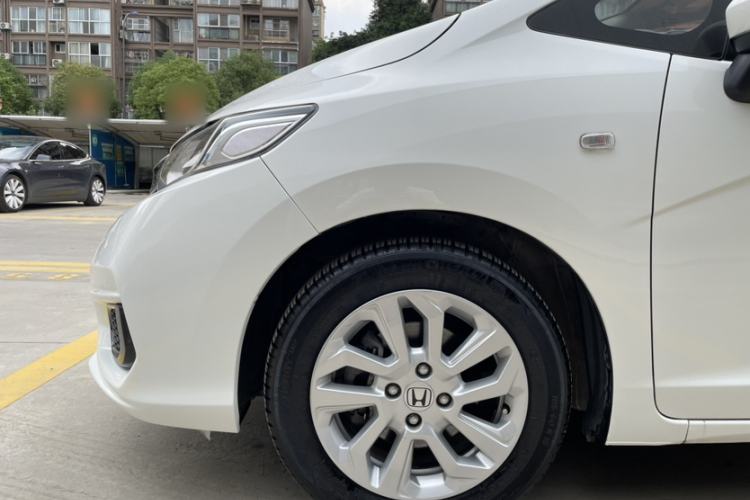 Used Honda Fit 2018 1.5L CVT Comfort Sunroof Version Exterior 8