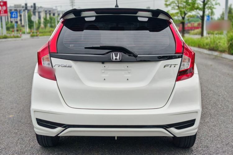 Used Honda Fit 2018 1.5L CVT Comfort Sunroof Version Exterior 8