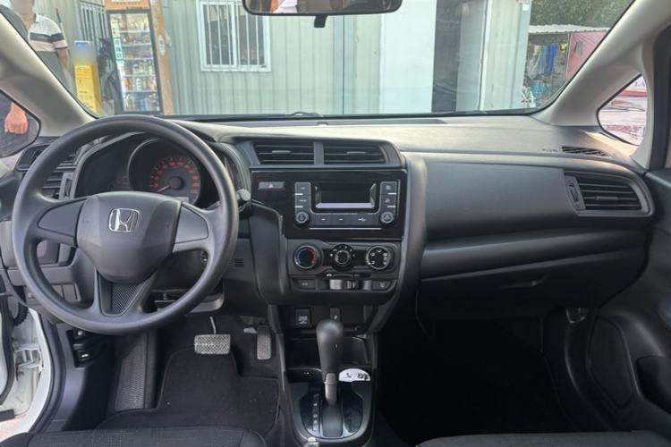 Used Honda Fit 2018 1.5L CVT Comfort Sunroof Version Exterior 8