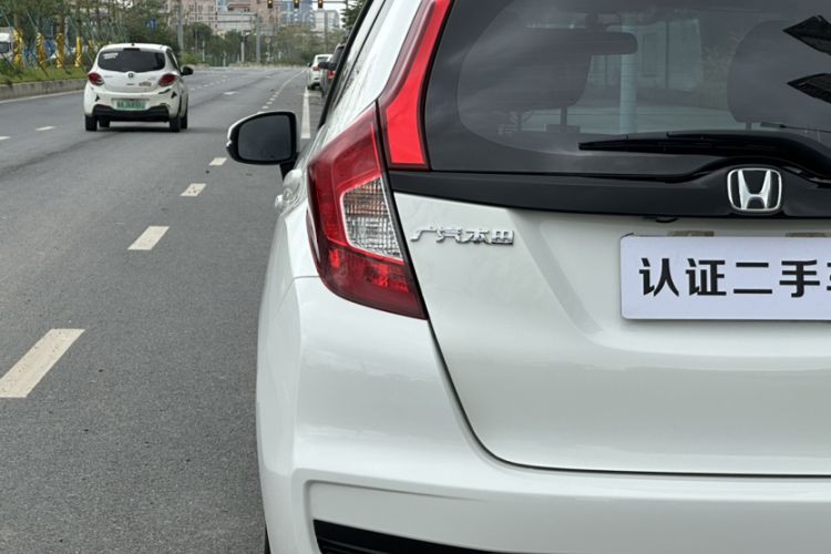 Used Honda Fit 2018 1.5L CVT Comfort Sunroof Version Exterior 8