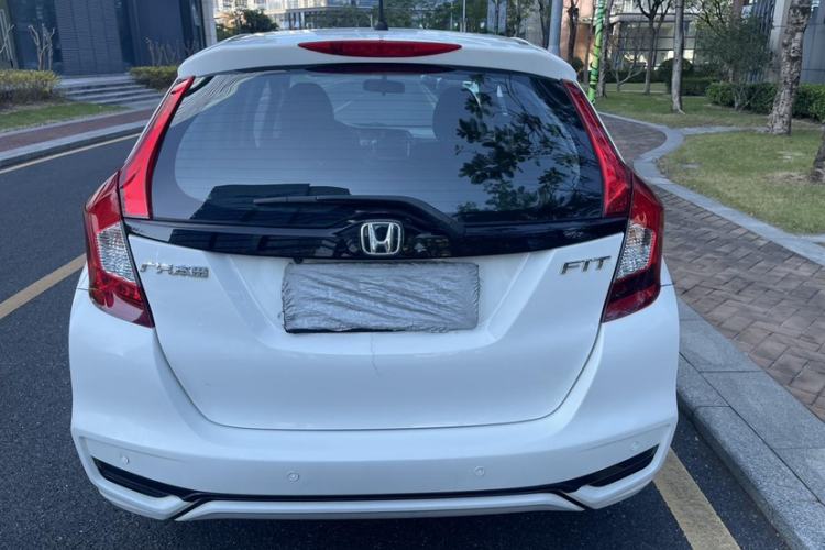 Used Honda Fit 2018 1.5L CVT Comfort Sunroof Version Exterior 8