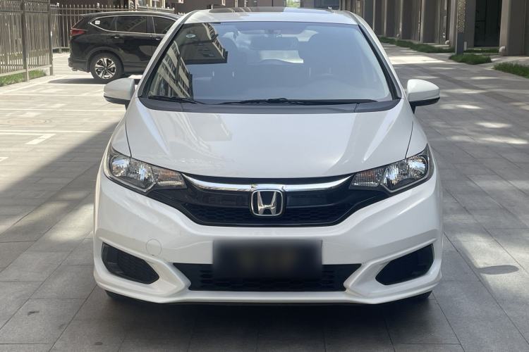 Used Honda Fit 2018 1.5L CVT Comfort Sunroof Version Exterior 9