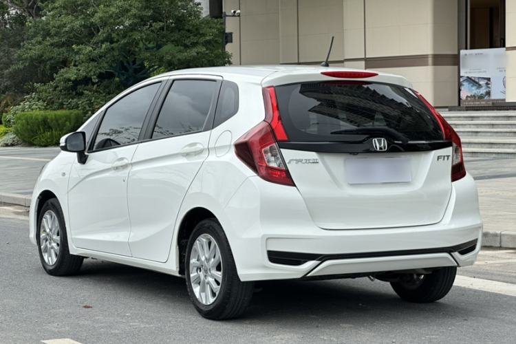 Used Honda Fit 2018 1.5L CVT Comfort Sunroof Version Exterior 9