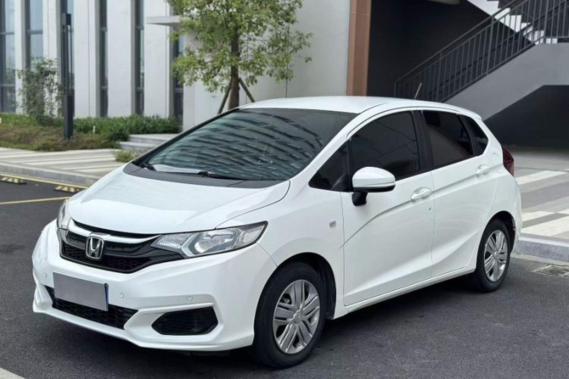 Used Honda Fit 2018 1.5L CVT Comfort Version Front Left 45 Deg