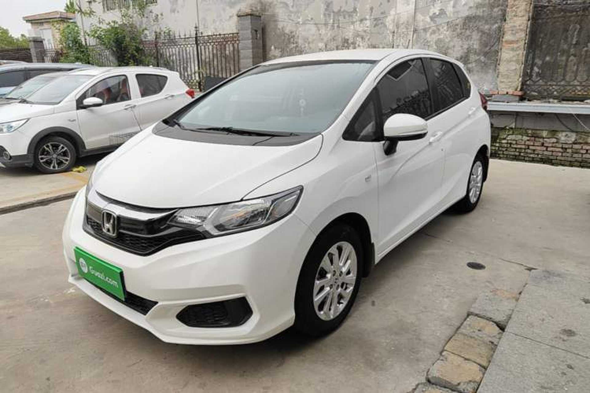Used Honda Fit 2018 1.5L CVT Comfort Version Front Left 45 Deg